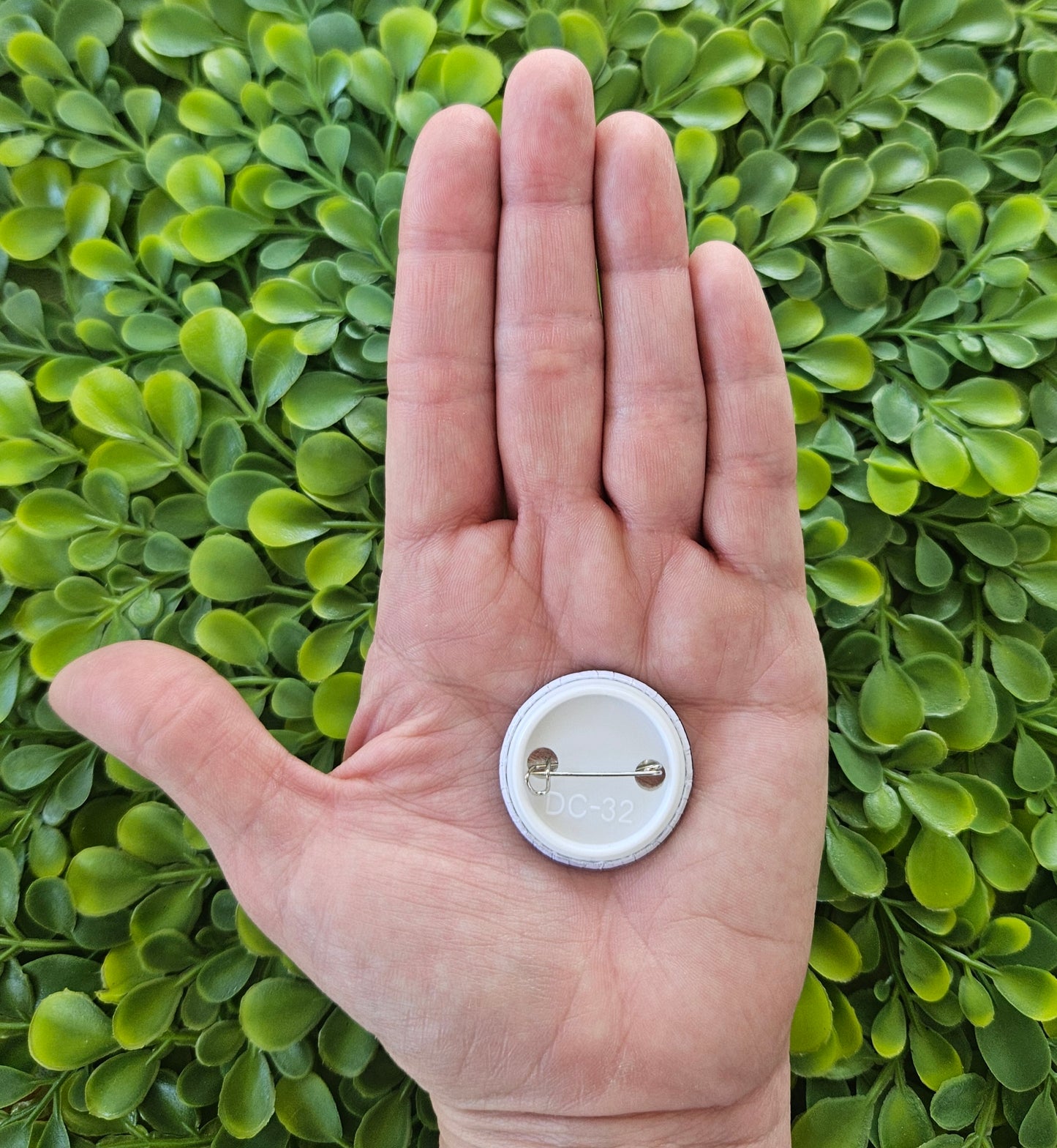 Delulu Come Trululu Button Pin